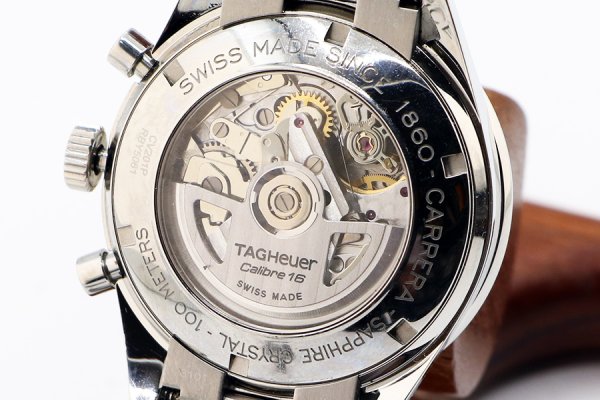 タグホイヤー　カレラ　クロノグラフ　ＣＶ２０１Ｐ　黒シェル文字盤　裏面拡大
