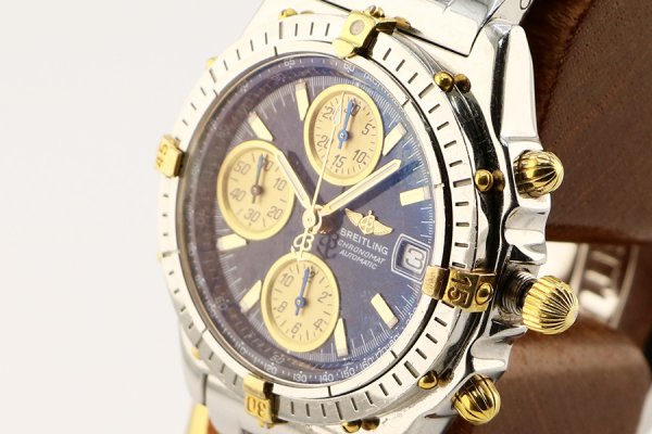 ブライトリング　クロノマットビコロ　Ｂ１３０５１　紺文字盤／金インダイアル　サイド拡大