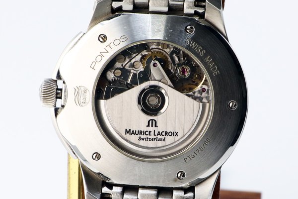 モーリス・ラクロア　ポントス　クロノグラフ　ＰＴ６１８８　黒シェル文字盤　裏面拡大