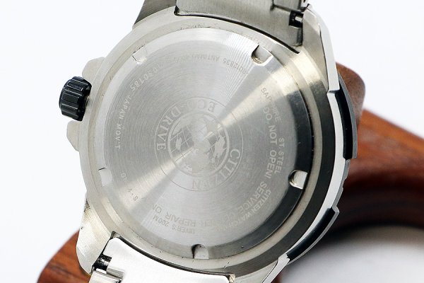 シチズン　プロマスター　ダイバー２００ＧＭＴ　ＢＪ７１２８－５９Ｅ　黒文字盤　裏面拡大