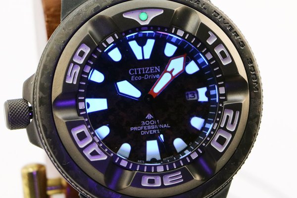 シチズン　プロマスター　ダイバー３００　ＢＪ８０５９－０３Ｅ　赤文字盤　ライト