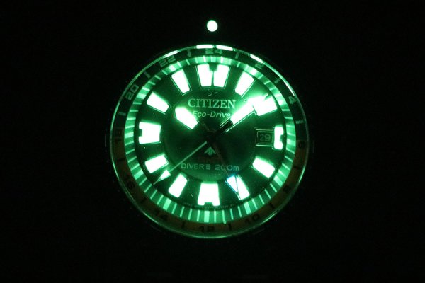 シチズン　プロマスター　ダイバー２００ＧＭＴ　ＢＪ７１２８－５９Ｅ　黒文字盤　ライト暗闇