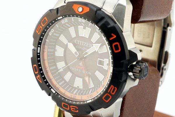 シチズン　プロマスター　ダイバー２００ＧＭＴ　ＢＪ７１２８－５９Ｅ　黒文字盤　サイド拡大