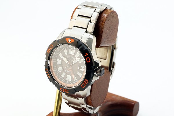 シチズン　プロマスター　ダイバー２００ＧＭＴ　ＢＪ７１２８－５９Ｅ　黒文字盤　サイド