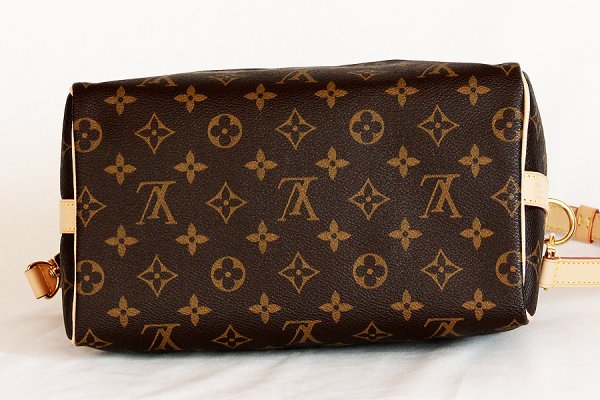 ルイ・ヴィトン　スピーディ・バンドリエール25 M46977　底