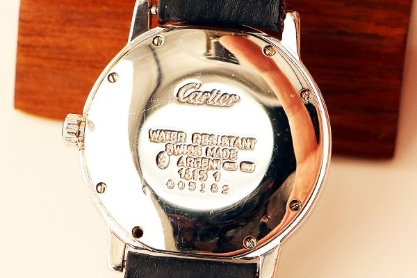 カルティエ　マストII　ロンド　１８１５－１　白文字盤　裏面拡大