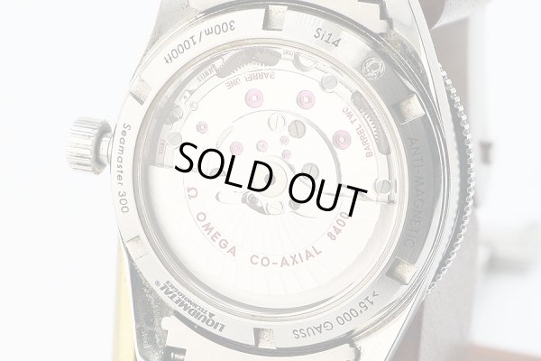 オメガ　シーマスター　コーアクシャル　２３３．３０．４１　黒文字盤　裏面拡大