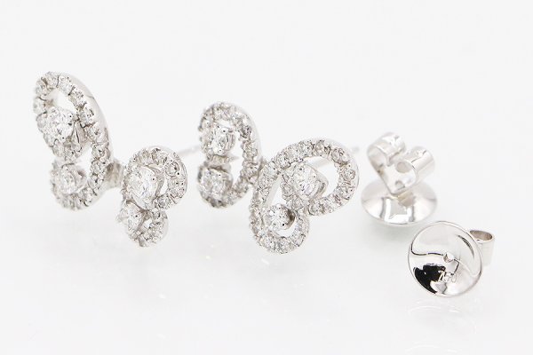 750WG ダイアイリピアス 1.26ct 5.30g　留め具外したイメージ