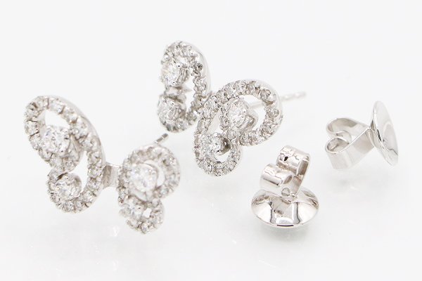 750WG ダイアイリピアス 1.26ct 5.30g　イメージ