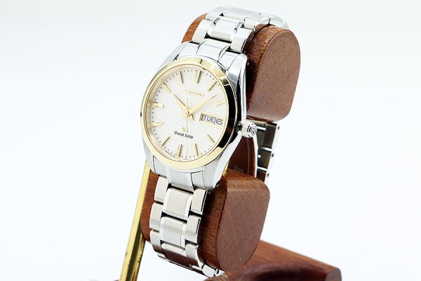 グランドセイコー　ＳＢＧＴ０８３　９Ｆ８３－０ＡＪ０　銀文字盤　Ｋ１８ベゼル　サイド