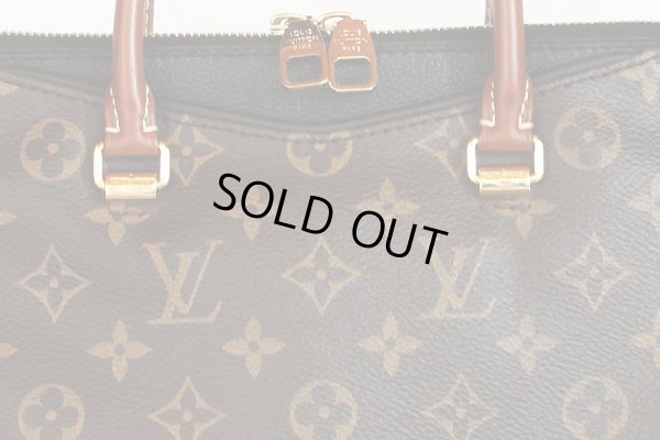 ルイ・ヴィトン　パラスBB M42960 ノワール　表面拡大