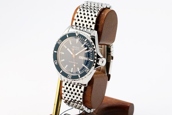 ミドー　オーシャンスタートリビュート　Ｍ０２６．８３０　青文字盤　サイド