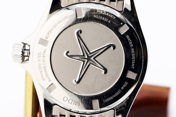 ミドー　オーシャンスタートリビュート　Ｍ０２６．８３０　青文字盤　裏面拡大