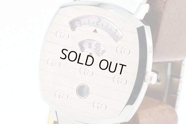 グッチ　グリップウォッチ　１５７．３　銀文字盤　ディスク回転式　サイド拡大