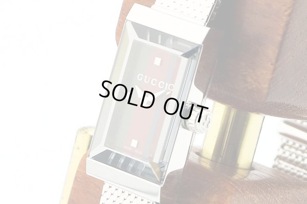 グッチ　Ｇフレーム　レクタンギュラー　ＹＡ１４７．５　トリコロール文字盤　サイド拡大