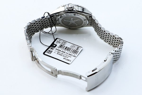 ミドー　オーシャンスタートリビュート　Ｍ０２６．８３０　青文字盤　ブレス