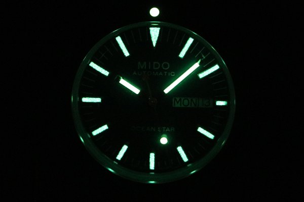 ミドー　オーシャンスタートリビュート　Ｍ０２６．８３０　青文字盤　ライト暗闇