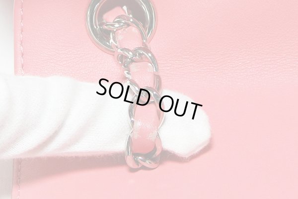 シャネル シェブロン Vステッチ チェーンリュック A91121 ピンク　レザーにスレ