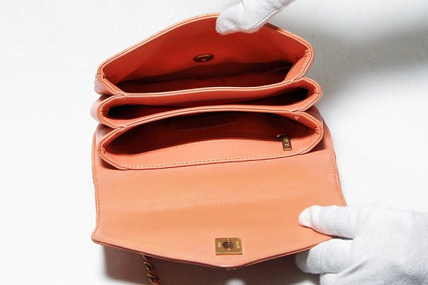 シャネル マトラッセ トップハンドル2WAYショルダーバック コーラルオレンジ 中身