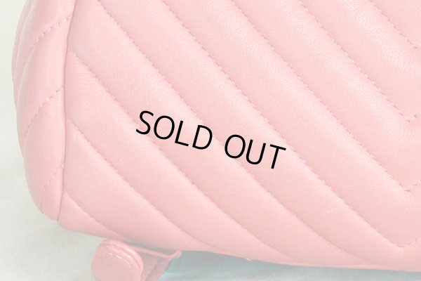 シャネル シェブロン Vステッチ チェーンリュック A91121 ピンク　底拡大