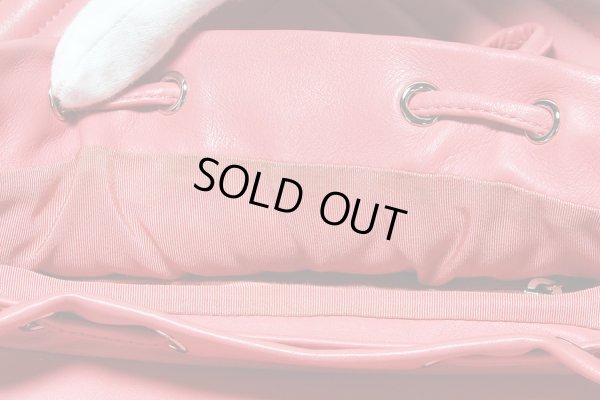 シャネル シェブロン Vステッチ チェーンリュック A91121 ピンク　内側の上部全体の裏地が変色