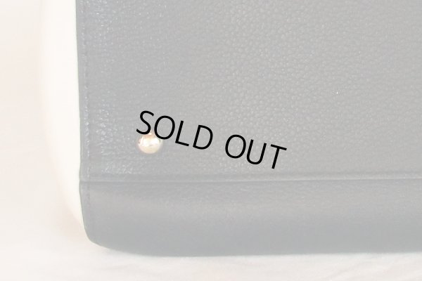 シャネル ネオエグゼクティブ 2WAYトートバック A69930 ブラック／アイボリー／GP金具 　底拡大