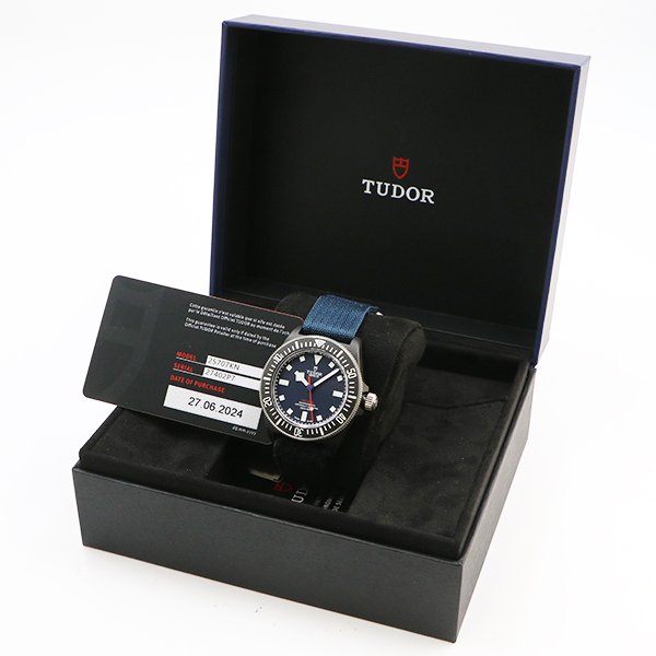 チューダー　ペラゴスＦＸＤ　２５７０７ＫＮ　紺文字盤　レッドブルレーシング限定　箱・保証書