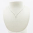 タサキ　K18WG ダイアイリペンダントネックレス 0.19ct 2.50g　装着イメージ
