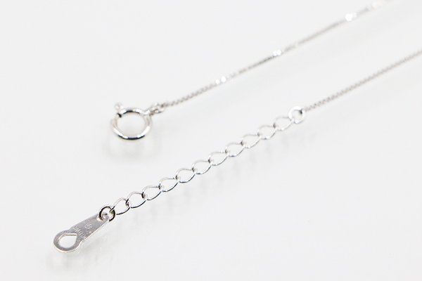 タサキ　K18WG ダイアイリペンダントネックレス 0.19ct 2.50g　留め具