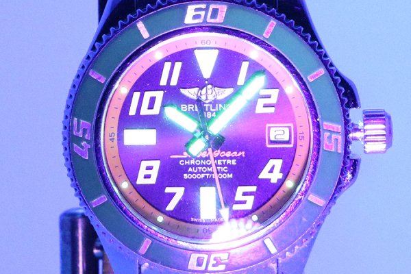 ブライトリング　スーパーオーシャン４２　Ａ１７３６４　黒文字盤　オレンジリング　ライト