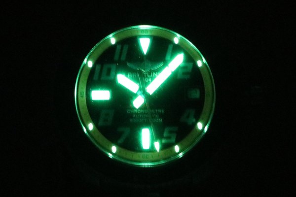 ブライトリング　スーパーオーシャン４２　Ａ１７３６４　黒文字盤　オレンジリング　ライト暗闇