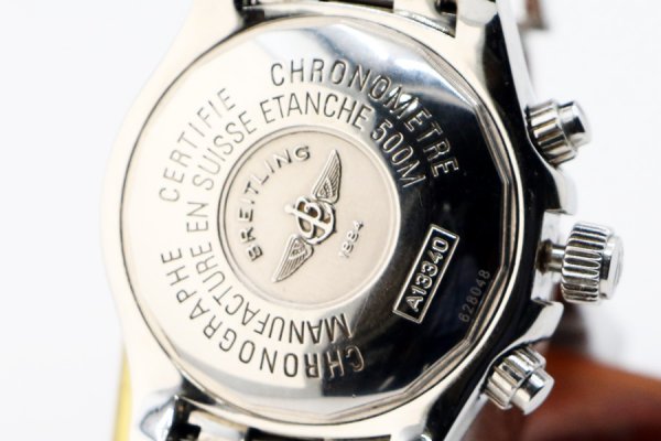 ブライトリング　スーパーオーシャン　クロノグラフ　Ａ１３３４０　紺文字盤　裏面拡大