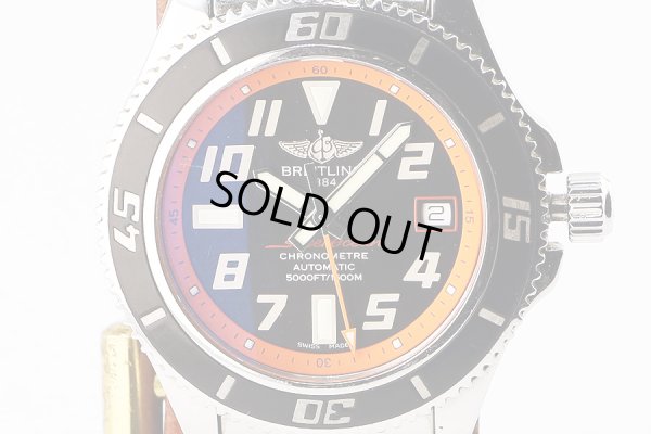 ブライトリング　スーパーオーシャン４２　Ａ１７３６４　黒文字盤　オレンジリング　表面拡大