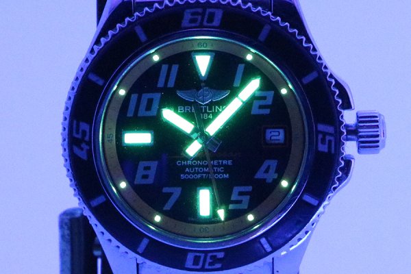 ブライトリング　スーパーオーシャン４２　Ａ１７３６４　黒文字盤　オレンジリング　ライト