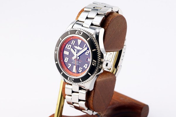 ブライトリング　スーパーオーシャン４２　Ａ１７３６４　黒文字盤　オレンジリング　サイド