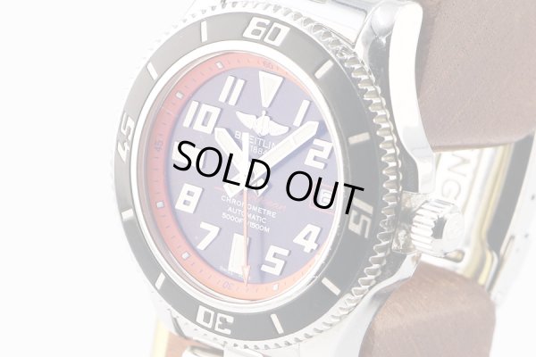 ブライトリング　スーパーオーシャン４２　Ａ１７３６４　黒文字盤　オレンジリング　サイド拡大