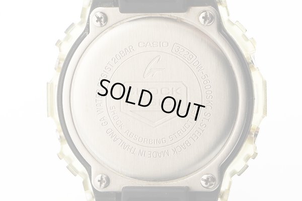 カシオ　Ｇショック　ＤＷ－５６００ＳＫＣ　デジタル文字盤　カモフラージュ　裏面拡大