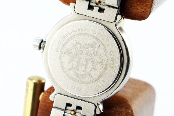 エルメス　キャプテンニモ　白文字盤　裏面拡大