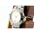 グッチ　ＧＱ９４００Ｌ　銀文字盤　サイド拡大