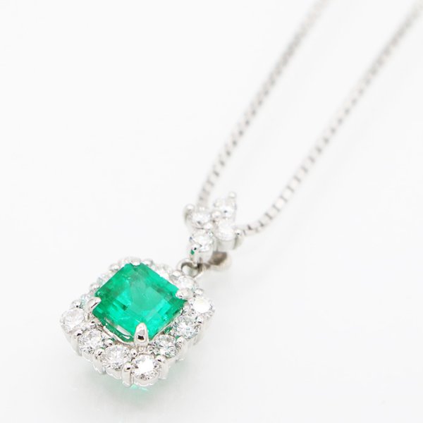 K18WG/PT900 エメラルドダイアイリペンダントネックレス 0.95ct 0.66ct 6.40g