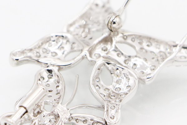 K18WG ダイアイリブローチ 2.20ct 7.50g　裏面拡大