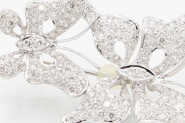 K18WG ダイアイリブローチ 2.20ct 7.50g　拡大(3)