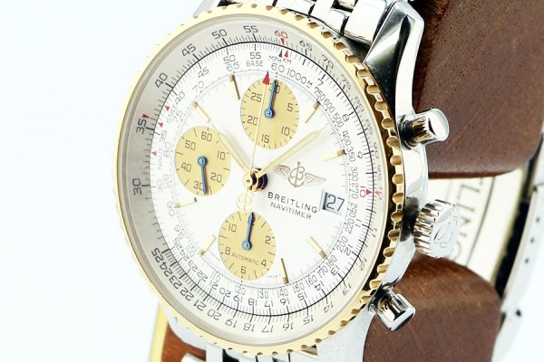 ブライトリング　オールドナビタイマー　Ｄ１３０２２　銀文字盤　金インダイアル　サイド拡大