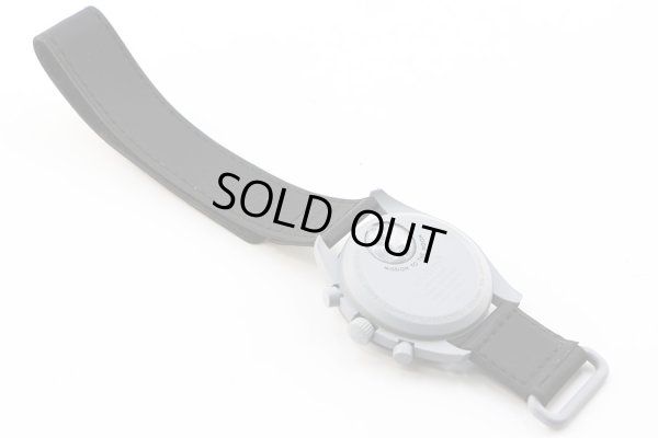 スウォッチ＊オメガコラボ　スピードマスター　ミッションｔｏムーン　Ｓ０３３Ｍ１００　黒文字盤　ナイロンベルト状態　裏面