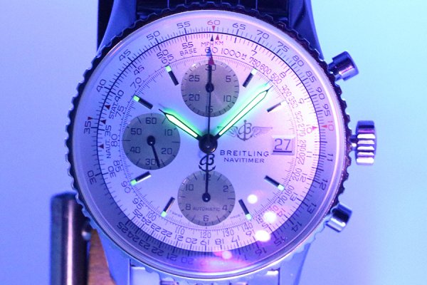 ブライトリング　オールドナビタイマー　Ｄ１３０２２　銀文字盤　金インダイアル　ライト