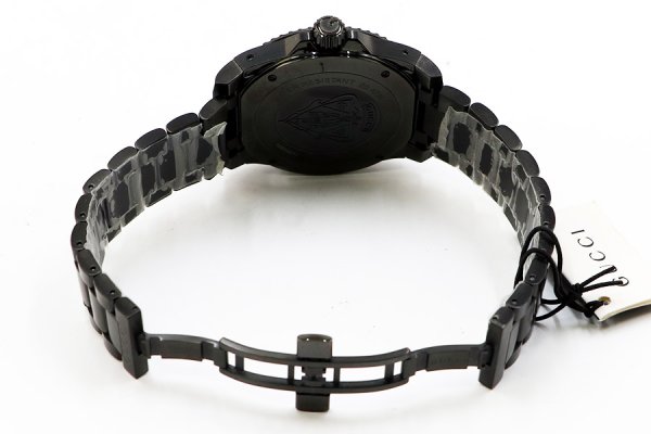 グッチ　ダイブ２００ｍ　１３６．２　黒文字盤　ブレス