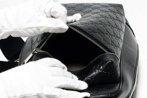 グッチ　グッチシマ クロスボディバック 450970 493492 ブラック　ポケット中身