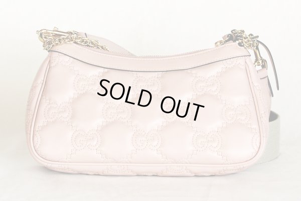 グッチ　GGマトラッセショルダーバック 735049 493075 ピンク　裏面