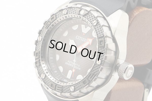 シチズン　プロマスター　メカダイバー２００　ＮＢ６００４－０８Ｅ　グレー文字盤　サイド拡大