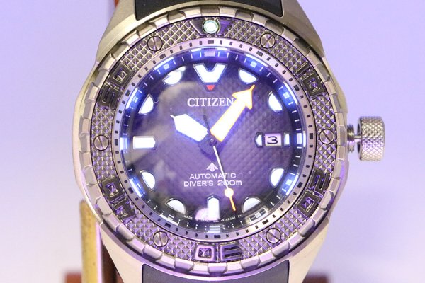 シチズン　プロマスター　メカダイバー２００　ＮＢ６００４－０８Ｅ　グレー文字盤　ライト